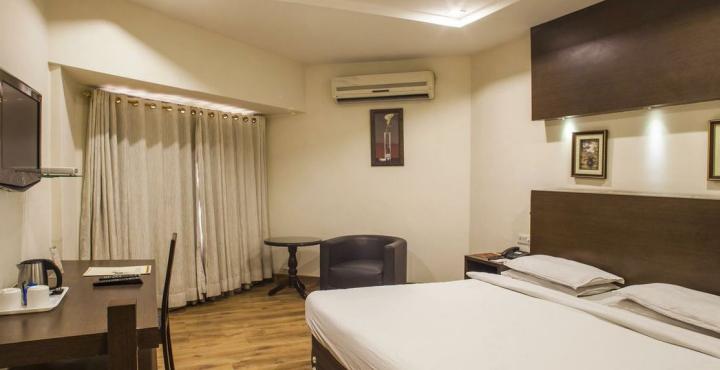 Hotel Woodbridge Grand